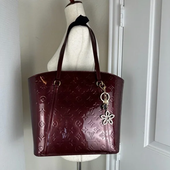 LOUIS VUITTON VERNIS TOTE AMARANTE TOTE And wallet - Picture 10 of 13